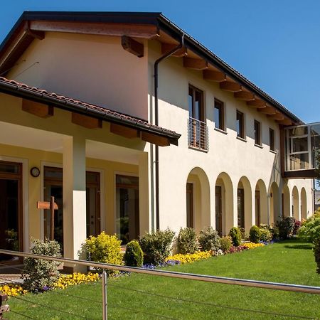 Resort Monviso Sanfront Bagian luar foto