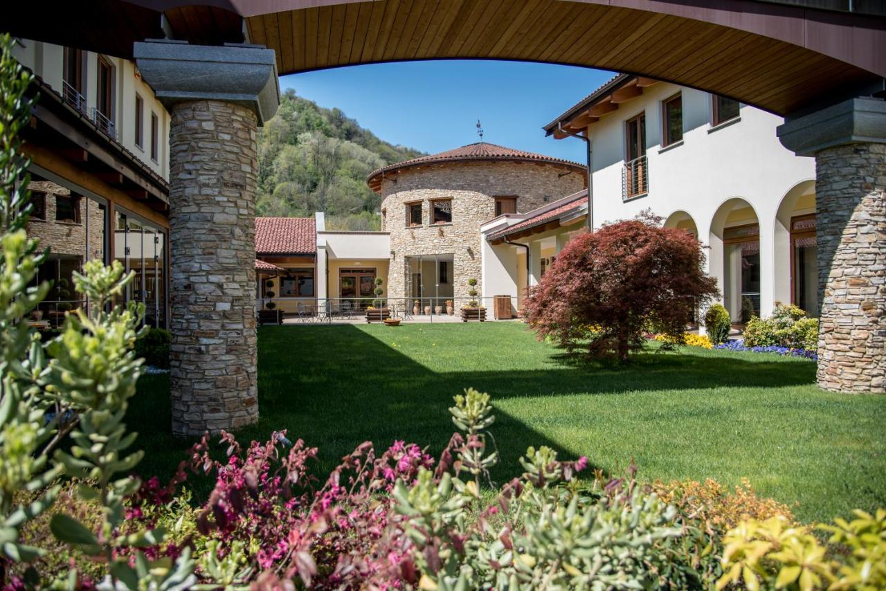 Resort Monviso Sanfront Bagian luar foto