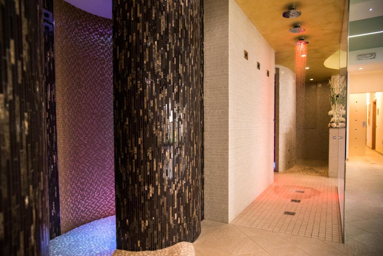 Resort Monviso Sanfront Bagian luar foto